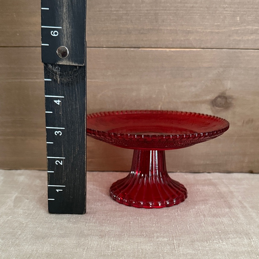 VTG | Depression Glass Cupcake Stand/S5 Cloth Napkins - Picture 7 of 14
